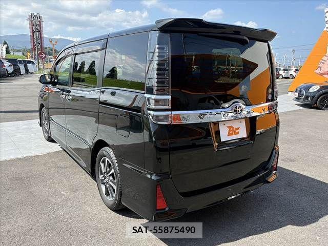 Toyota VOXY 2018-01 8102586-13