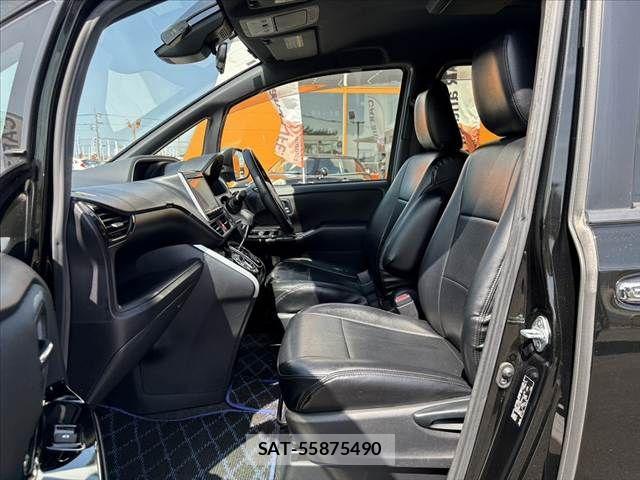 Toyota VOXY 2018-01 8102586-15