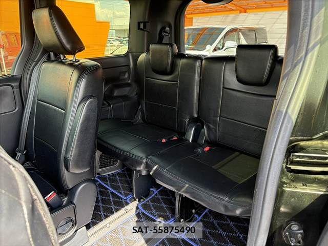Toyota VOXY 2018-01 8102586-19
