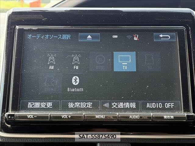 Toyota VOXY 2018-01 8102586-2