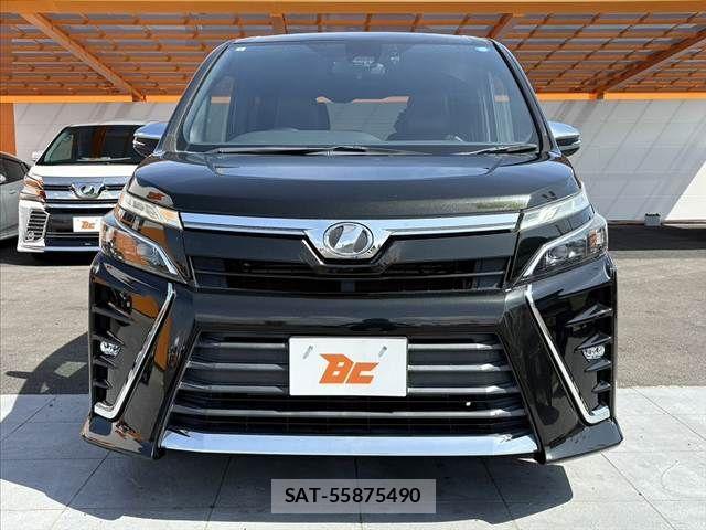 Toyota VOXY 2018-01 8102586-7