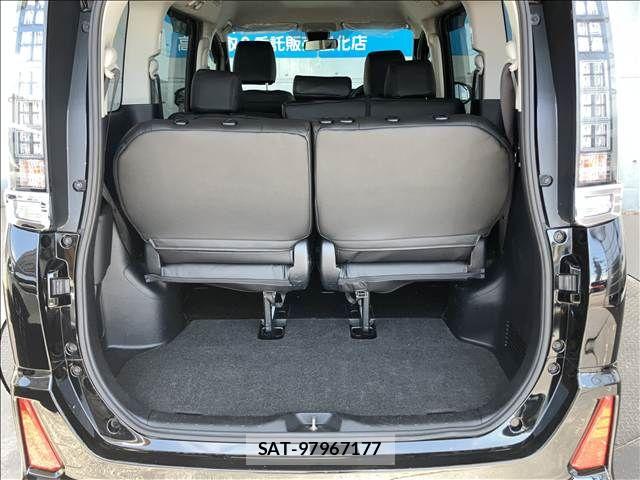 Toyota VOXY 2016-05 8102599-19