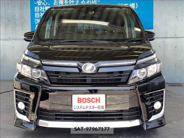 Toyota VOXY 2016-05 8102599-5