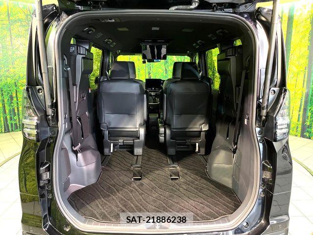 Toyota VOXY 2024-04 8102566-10