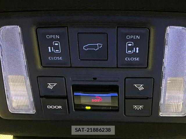 Toyota VOXY 2024-04 8102566-6
