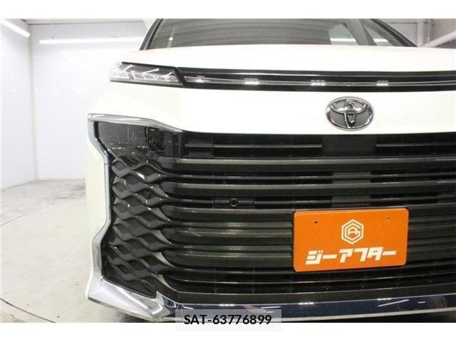 Toyota VOXY 2023-02 8102571-11