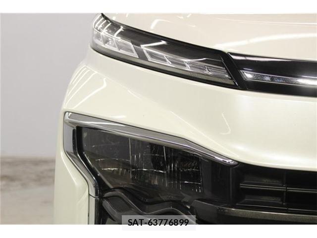Toyota VOXY 2023-02 8102571-12