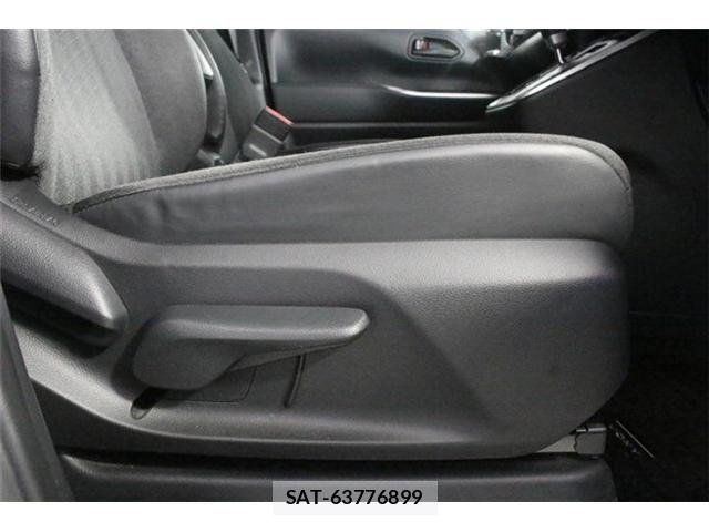 Toyota VOXY 2023-02 8102571-26