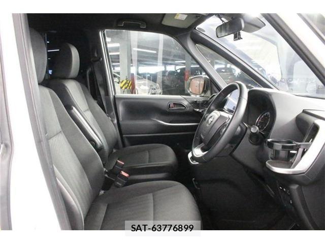 Toyota VOXY 2023-02 8102571-27