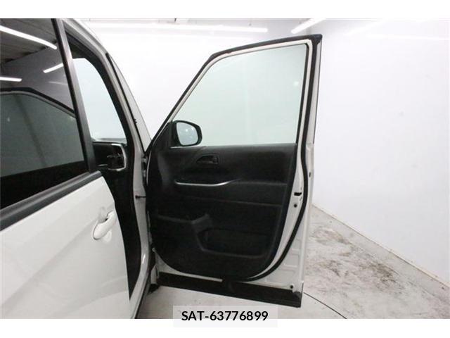 Toyota VOXY 2023-02 8102571-28