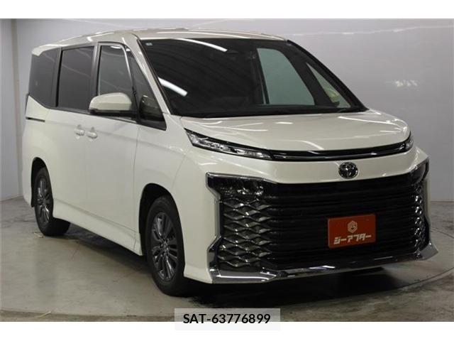 Toyota VOXY 2023-02 8102571-2