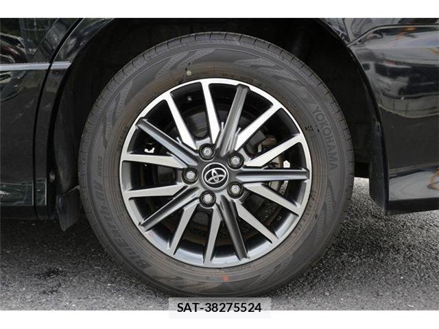Toyota VOXY 2015-12 8102597-12