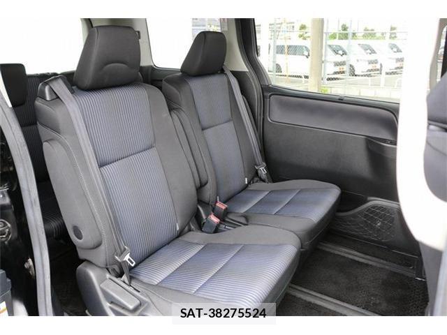 Toyota VOXY 2015-12 8102597-14
