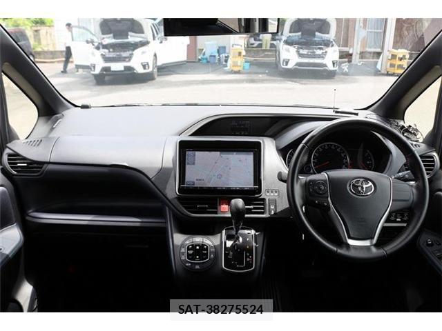 Toyota VOXY 2015-12 8102597-16