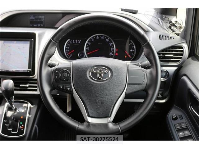 Toyota VOXY 2015-12 8102597-17