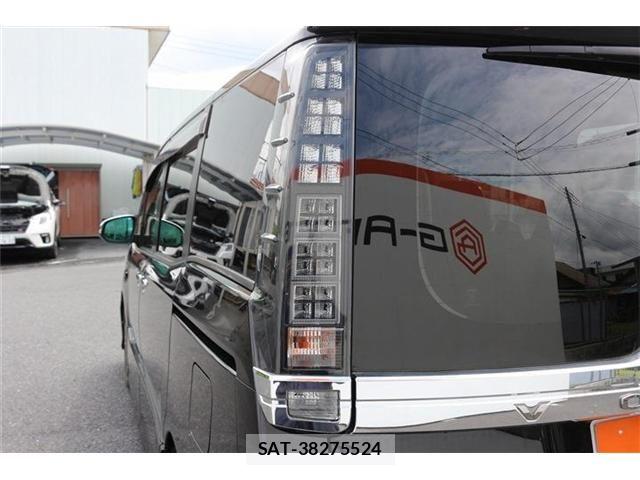 Toyota VOXY 2015-12 8102597-28
