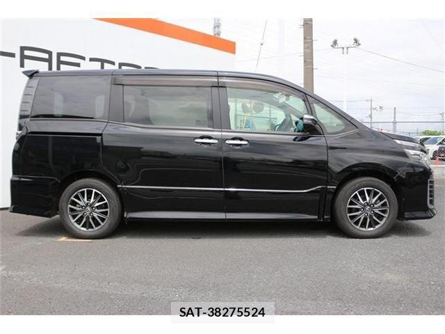Toyota VOXY 2015-12 8102597-7