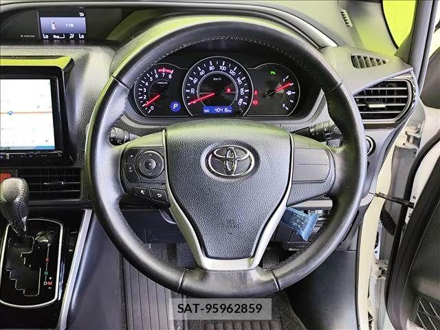 Toyota VOXY 2021-07 8132905-10