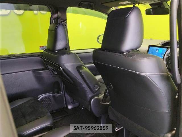 Toyota VOXY 2021-07 8132905-21