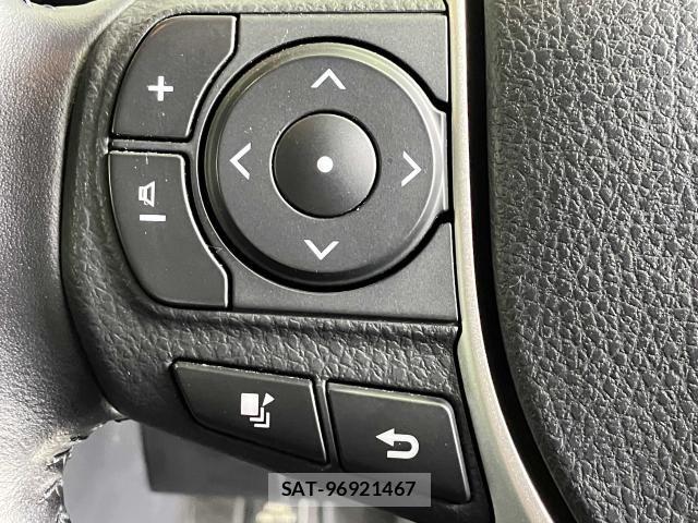 Toyota VOXY 2016-04 8132920-14