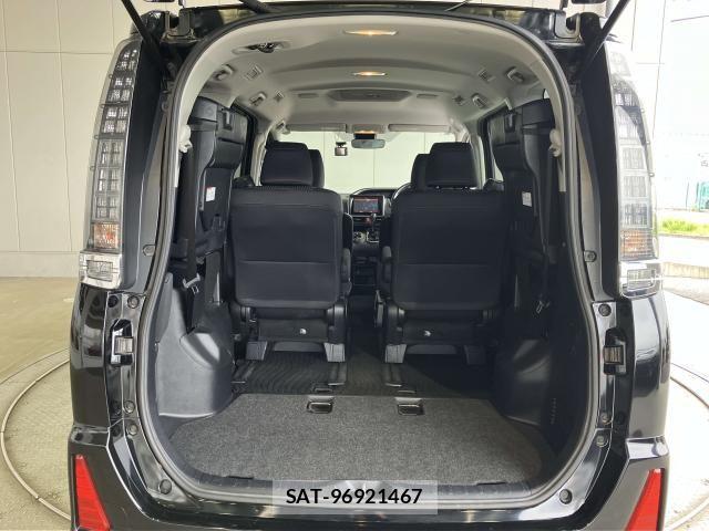 Toyota VOXY 2016-04 8132920-20