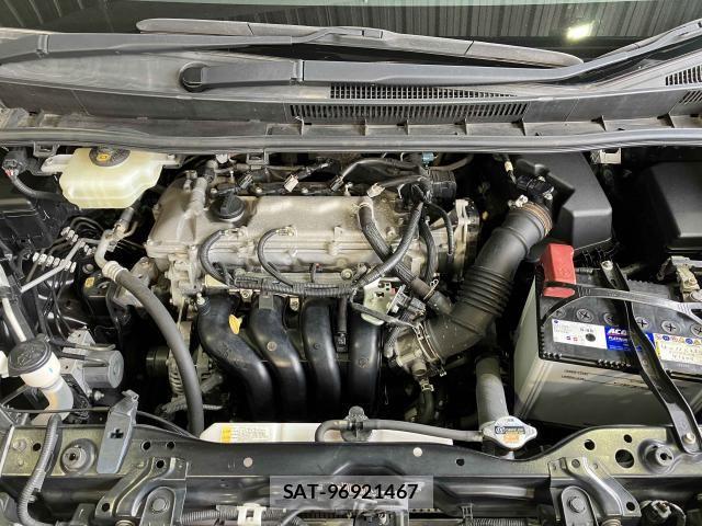 Toyota VOXY 2016-04 8132920-21