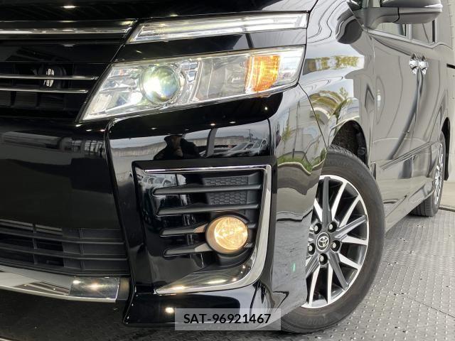 Toyota VOXY 2016-04 8132920-2