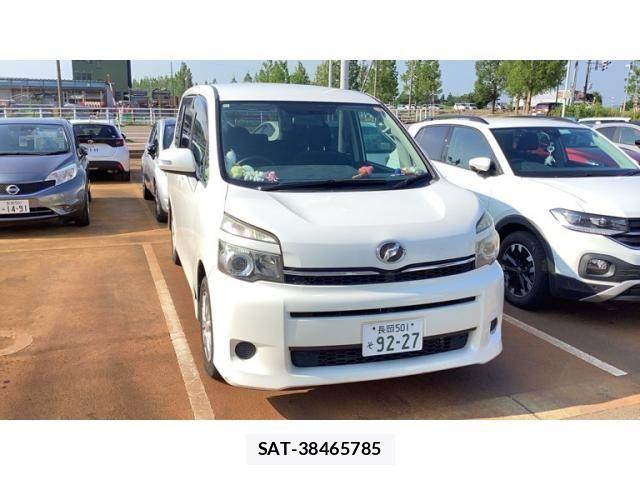 Toyota VOXY 2012-10 8132950-0
