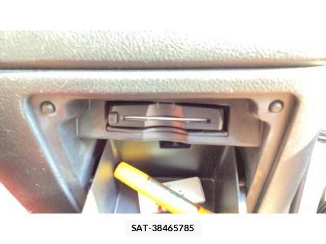 Toyota VOXY 2012-10 8132950-13