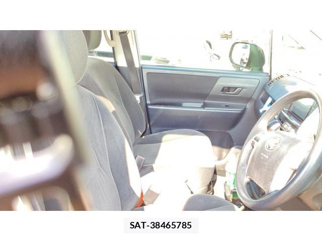 Toyota VOXY 2012-10 8132950-14