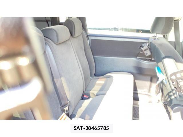 Toyota VOXY 2012-10 8132950-15