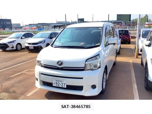 Toyota VOXY 2012-10 8132950-1