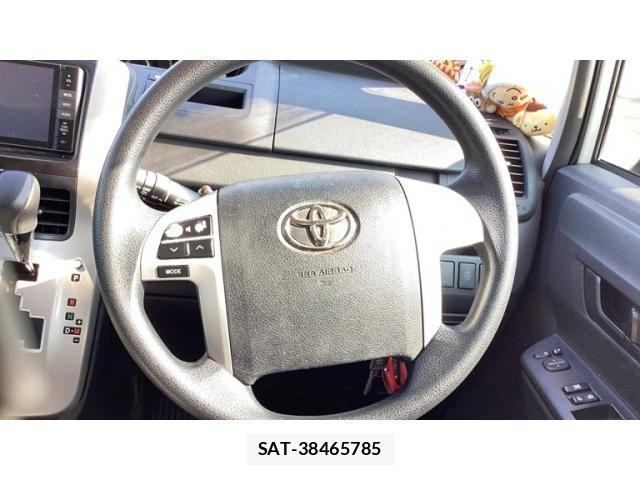 Toyota VOXY 2012-10 8132950-8
