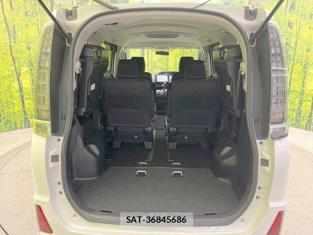 Toyota VOXY 2015-07 8132932-10
