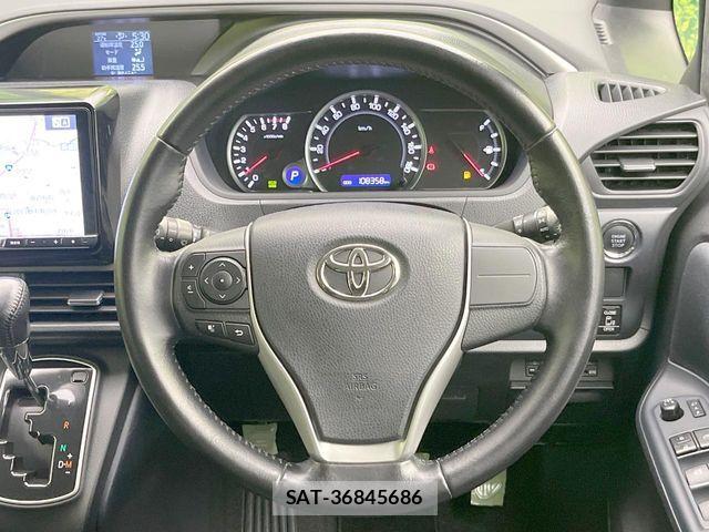 Toyota VOXY 2015-07 8132932-11