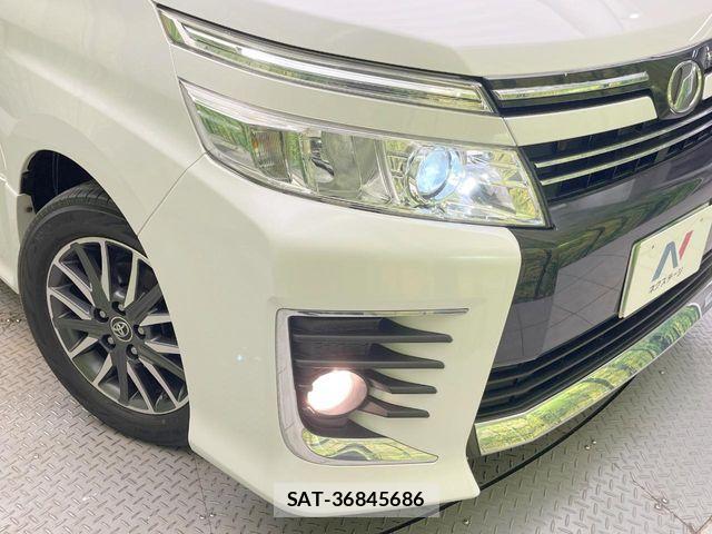 Toyota VOXY 2015-07 8132932-12