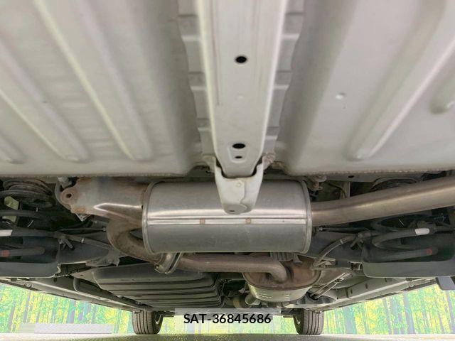 Toyota VOXY 2015-07 8132932-19