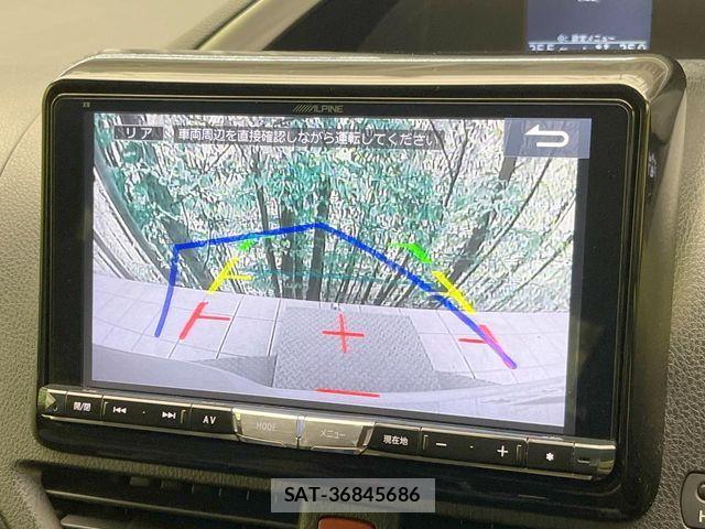 Toyota VOXY 2015-07 8132932-3