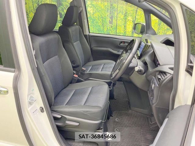 Toyota VOXY 2015-07 8132932-7