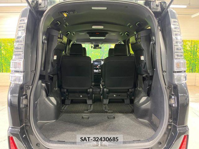 Toyota VOXY 2018-08 8132906-10