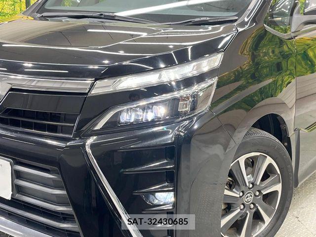 Toyota VOXY 2018-08 8132906-12