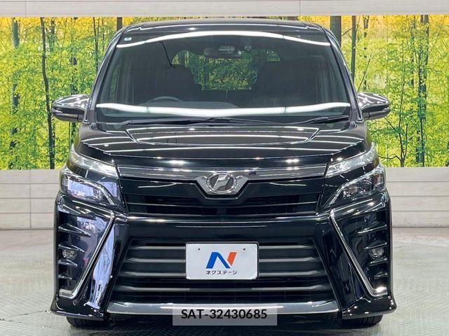 Toyota VOXY 2018-08 8132906-14