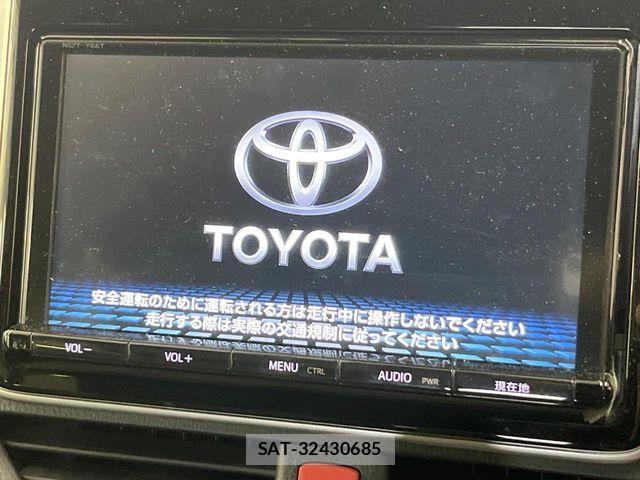 Toyota VOXY 2018-08 8132906-2