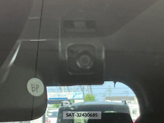 Toyota VOXY 2018-08 8132906-5