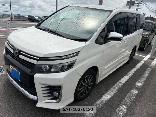 Toyota VOXY 2014-01 8132929-0