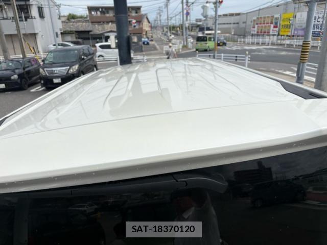 Toyota VOXY 2014-01 8132929-9