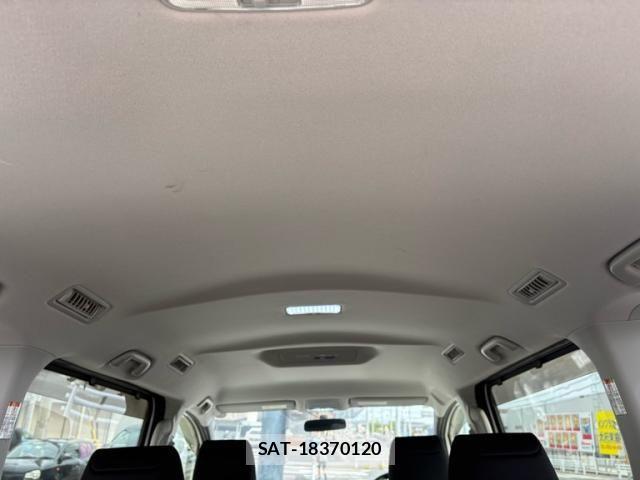 Toyota VOXY 2014-01 8132929-11