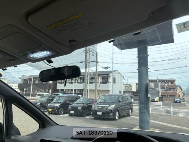 Toyota VOXY 2014-01 8132929-16