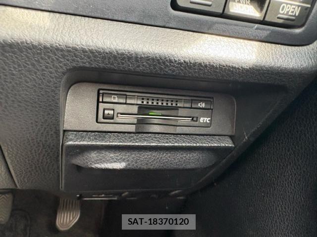 Toyota VOXY 2014-01 8132929-18