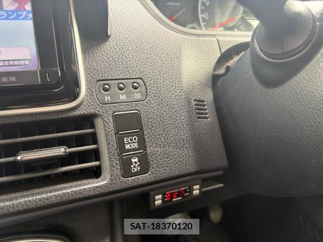 Toyota VOXY 2014-01 8132929-21